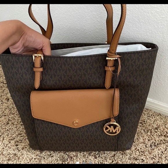 Brand new Michael Kors bag 🤎 - Picture 1 of 2
